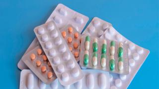 مضادات الاكتئاب : كيف تساعد في تحسين حياتك؟ دليل شامل لفهم فوائدها وآثارها الجانبية